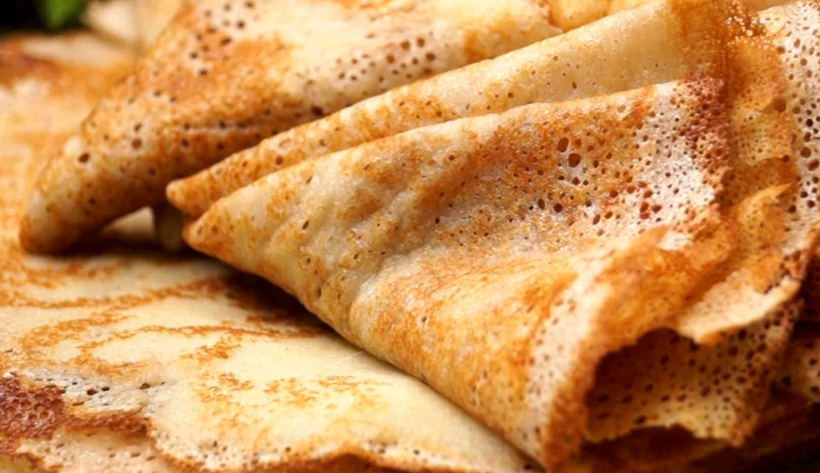 Image du plat : Crêpes dentelle avec de l'eau bouillante