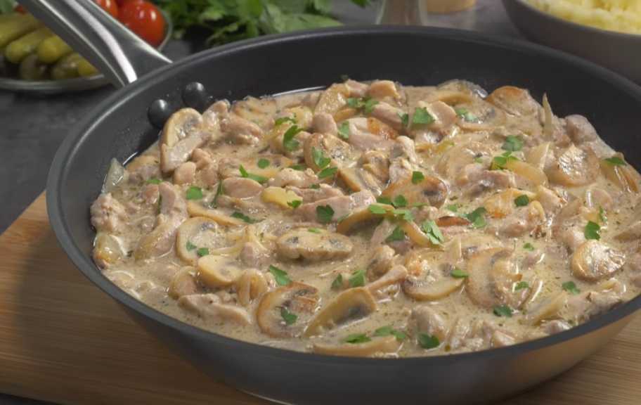 Recette : Poulet aux champignons dans une sauce crémeuse
