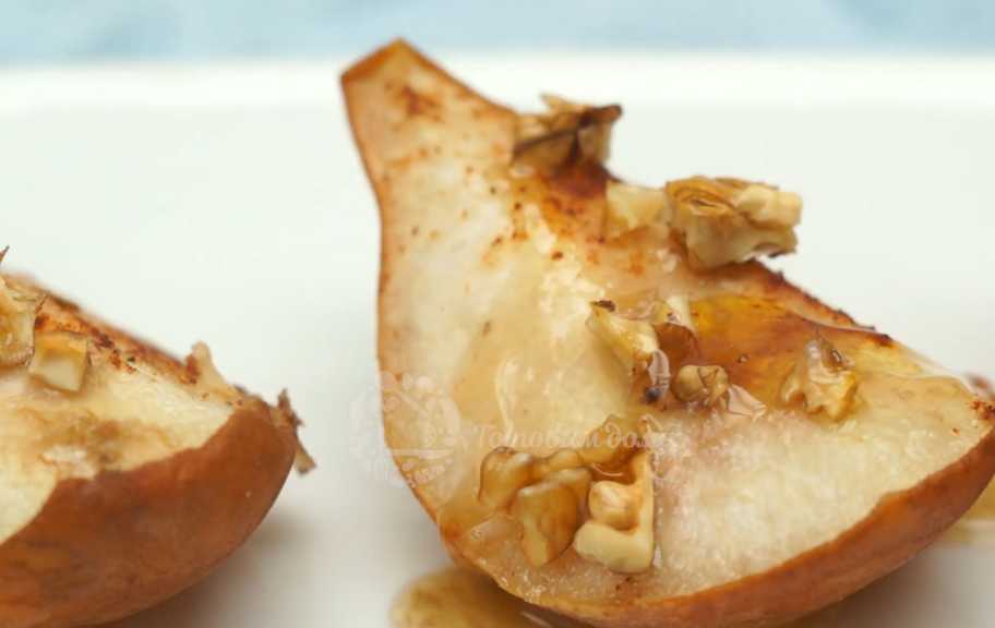 Recette : Poires cuites au four avec du miel et de la cannelle