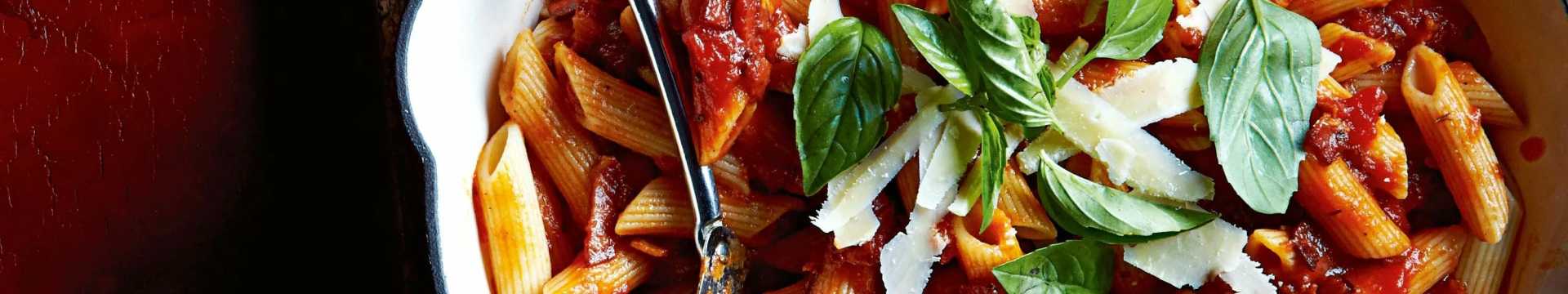 Pâtes à la viande et à la sauce tomate