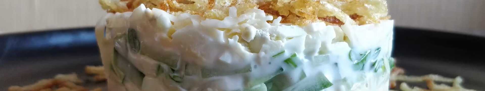 Salade composée avec tarte aux pommes de terre