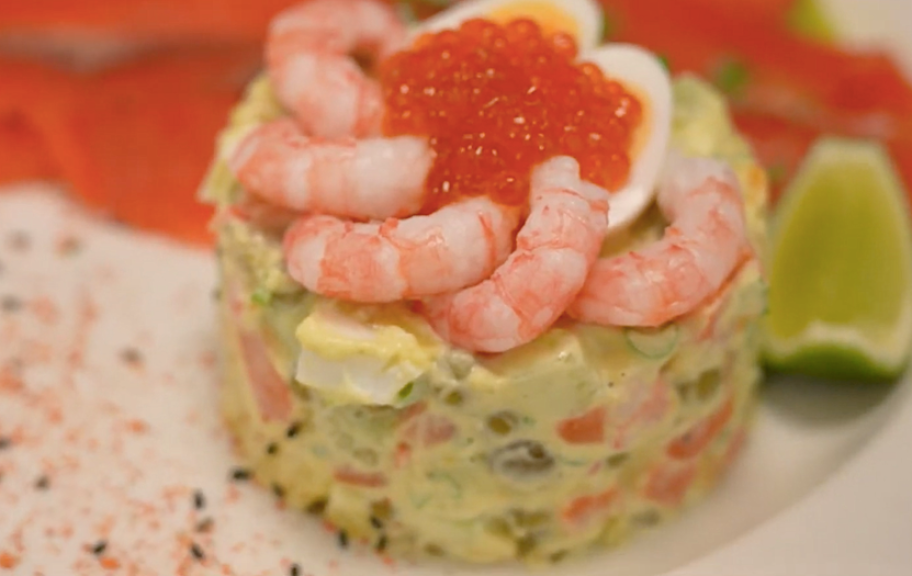 Recette : Salade Olivier aux crevettes et au poisson rouge