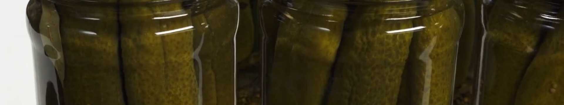 concombres marinés en conserve