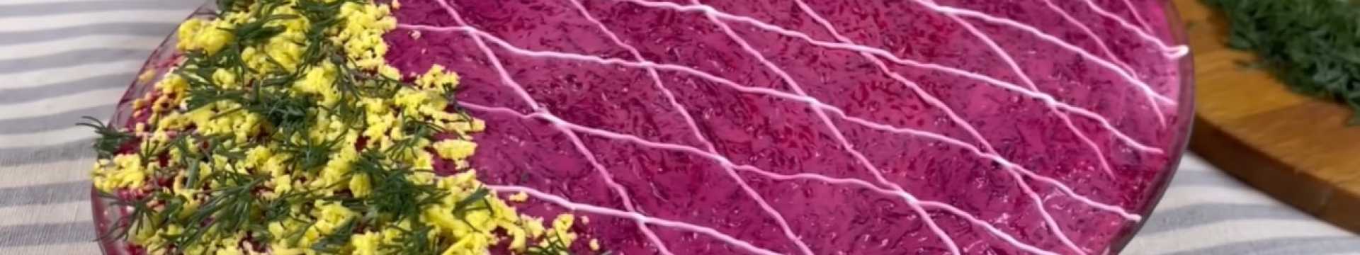 Hareng classique sous un manteau de fourrure