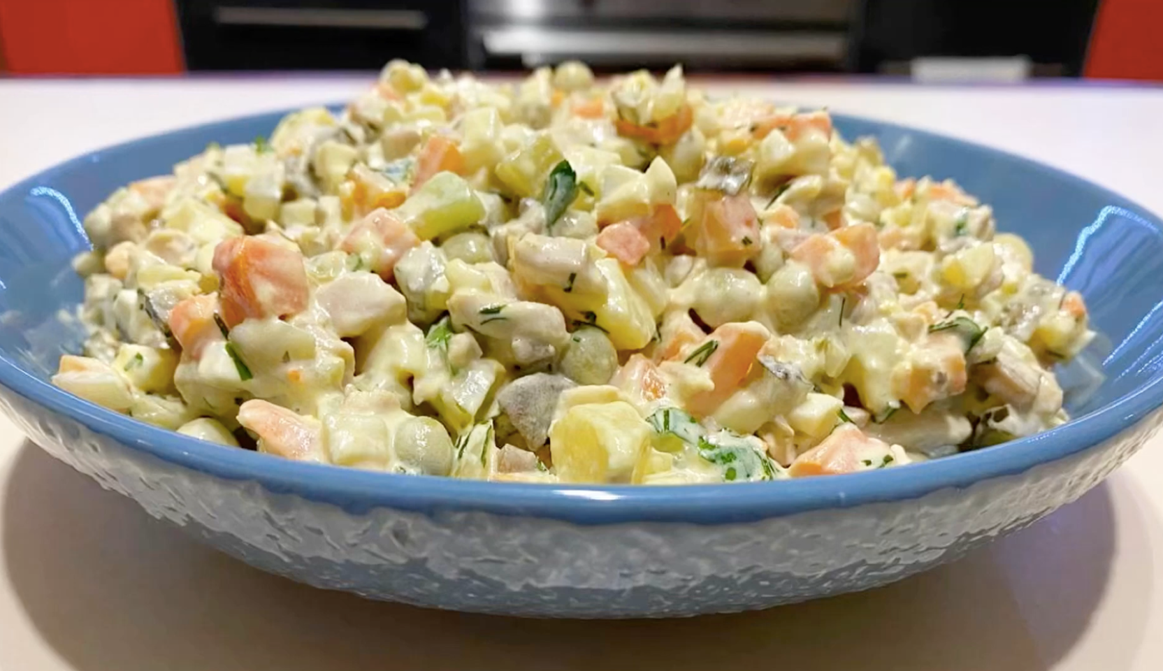 Image du plat : Salade Olivier au poulet et aux champignons