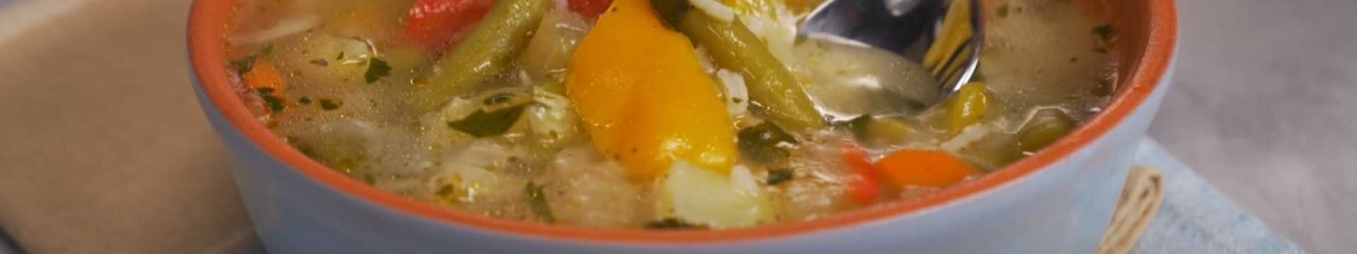 Soupe de poulet aux légumes