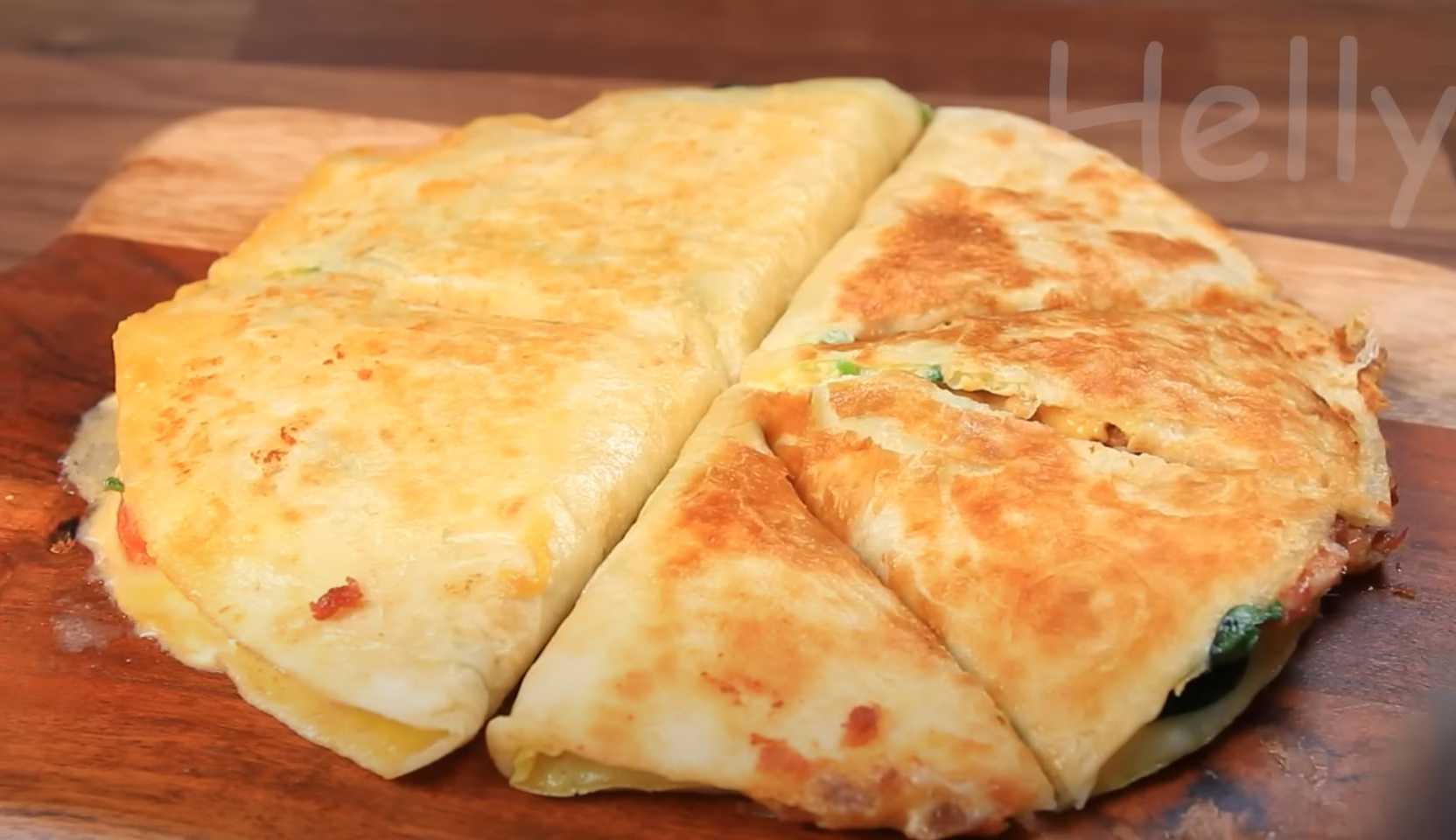 Image du plat : Quesadilla aux œufs avec deux garnitures
