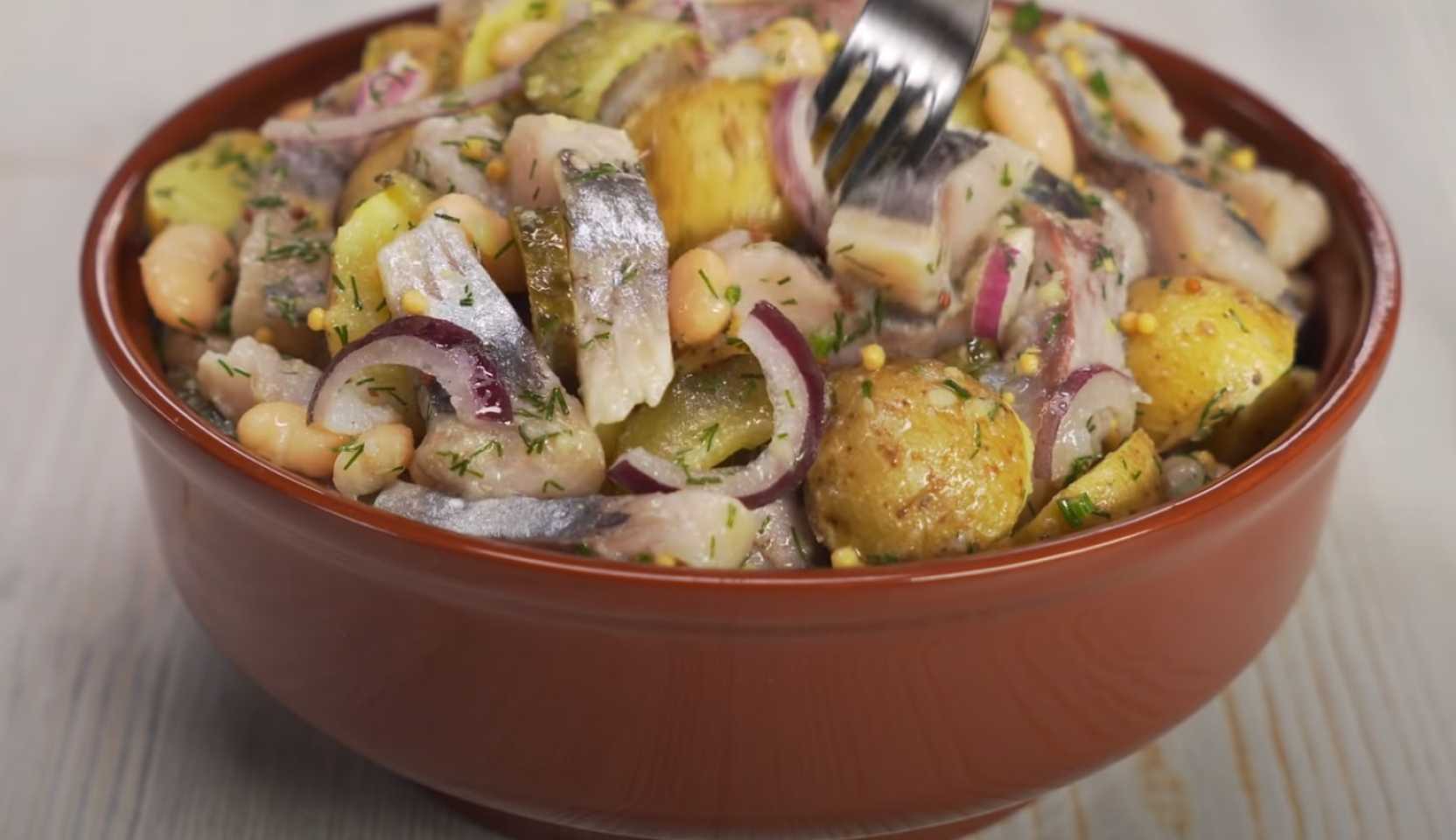 Image du plat : Salade de pommes de terre au hareng et aux cornichons