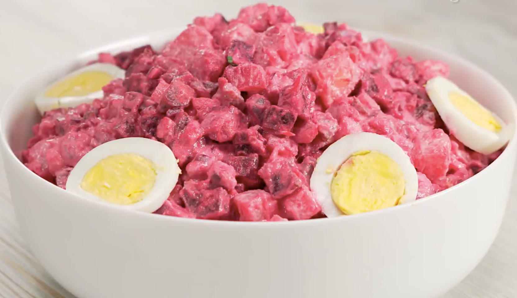 Image du plat : Rosolje - une salade traditionnelle estonienne