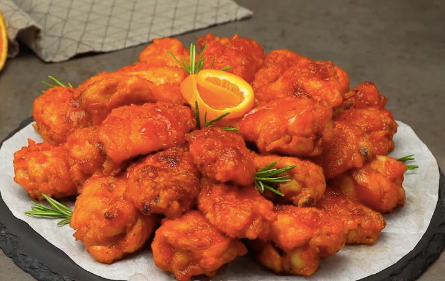 Recette : Ailes de poulet à la sauce tomate-orange