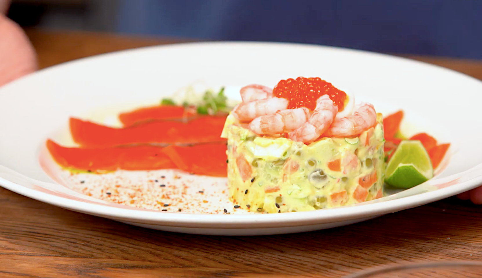 Image du plat : Salade Olivier aux crevettes et au poisson rouge