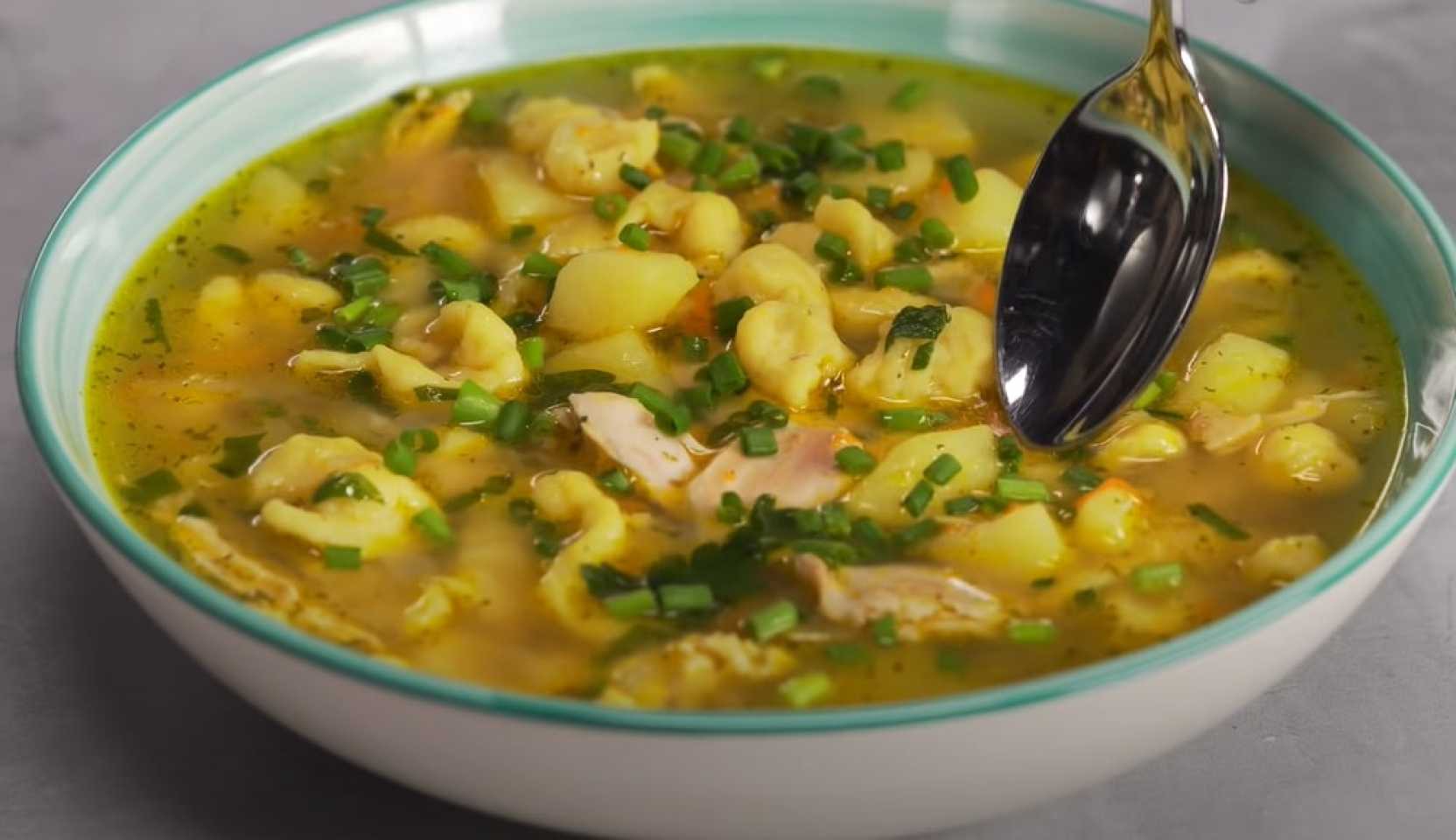 Image du plat : Soupe au poulet et aux quenelles