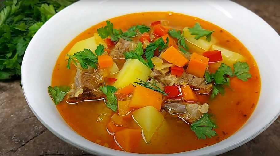 Recette : Soupe classique à la viande et aux légumes