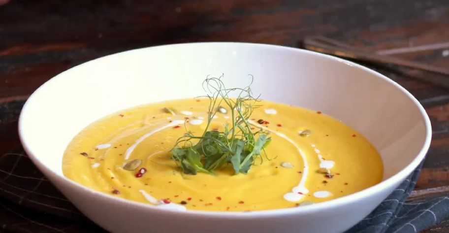 Recette : Soupe crémeuse au potiron et au lait de coco