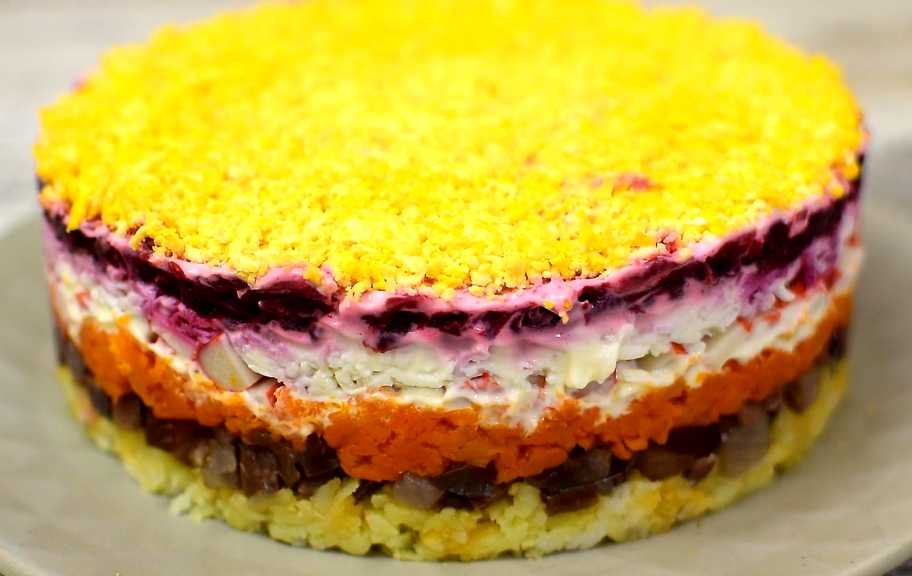 Recette : Hareng en croûte de fourrure avec bâtonnets de crabe