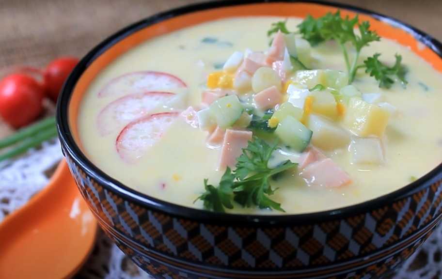 Recette : Okroshka classique aux saucisses, kéfir, concombre frais et pommes de terre