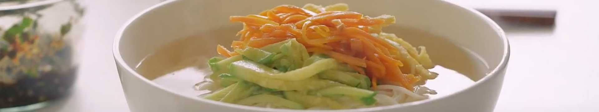 Soupe de nouilles Janchi Guksu