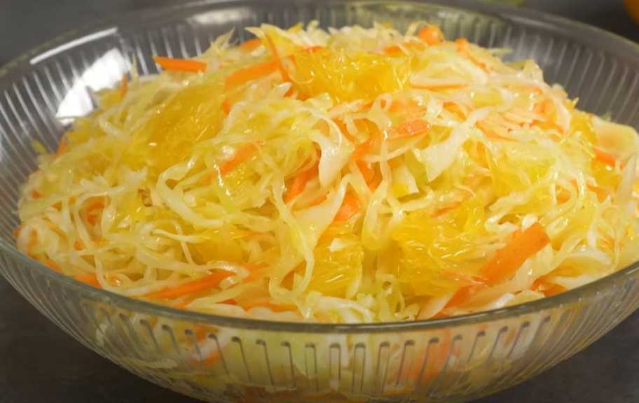 Recette : Salade suédoise à l'orange et au chou frisé
