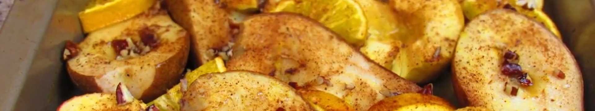 Pommes et poires cuites au four avec de l'orange