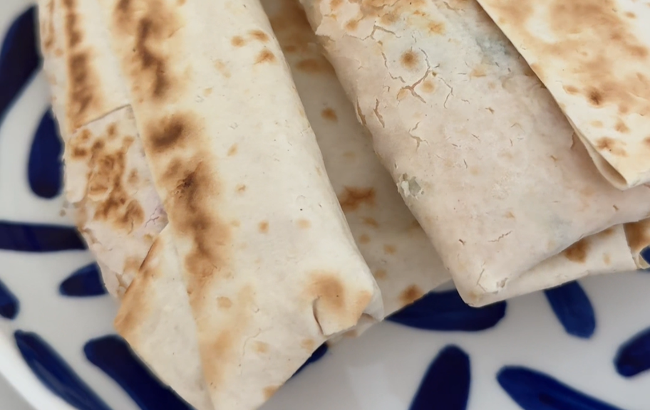 Recette : Rouleau de crabe avec œuf et concombre dans du lavash