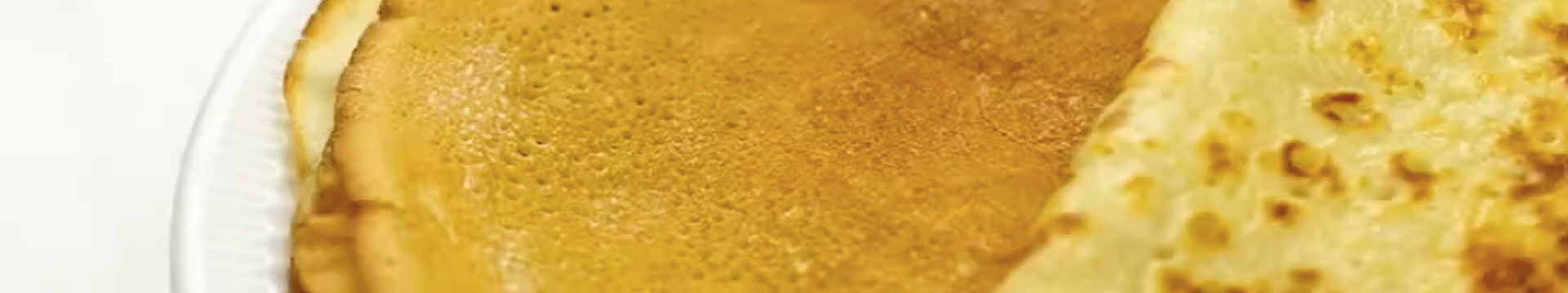 Crêpes à la crème anglaise et à la crème aigre