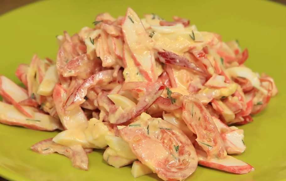 Recette : Salade de bâtonnets de crabe et tomates