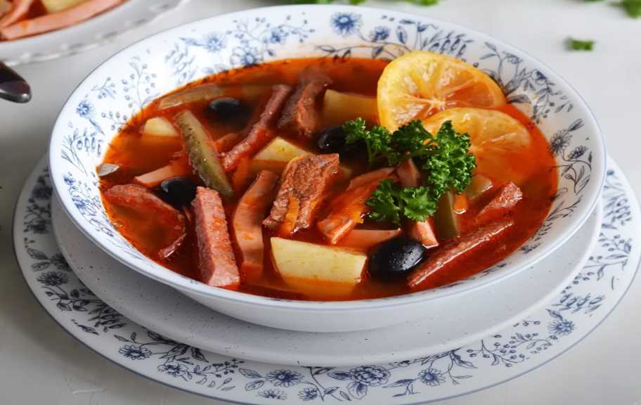 Recette : Solyanka de pommes de terre classique