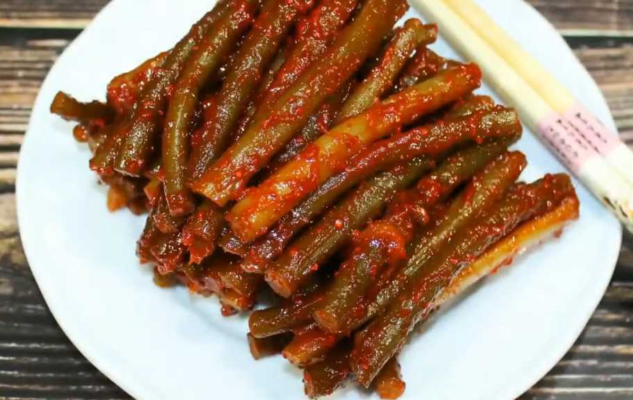 Recette : Apéritif de pousses d'ail épicées