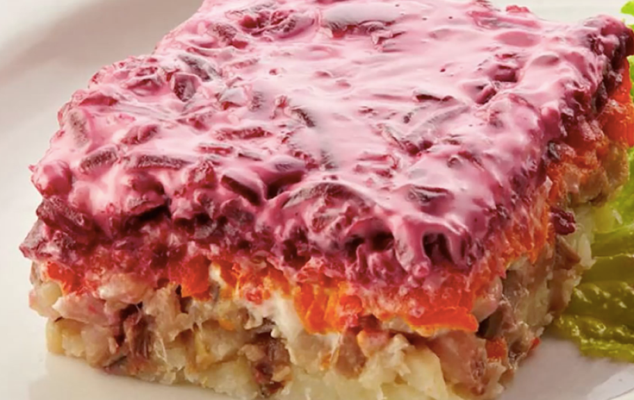 Recette : Hareng sous un manteau de fourrure avec des pommes