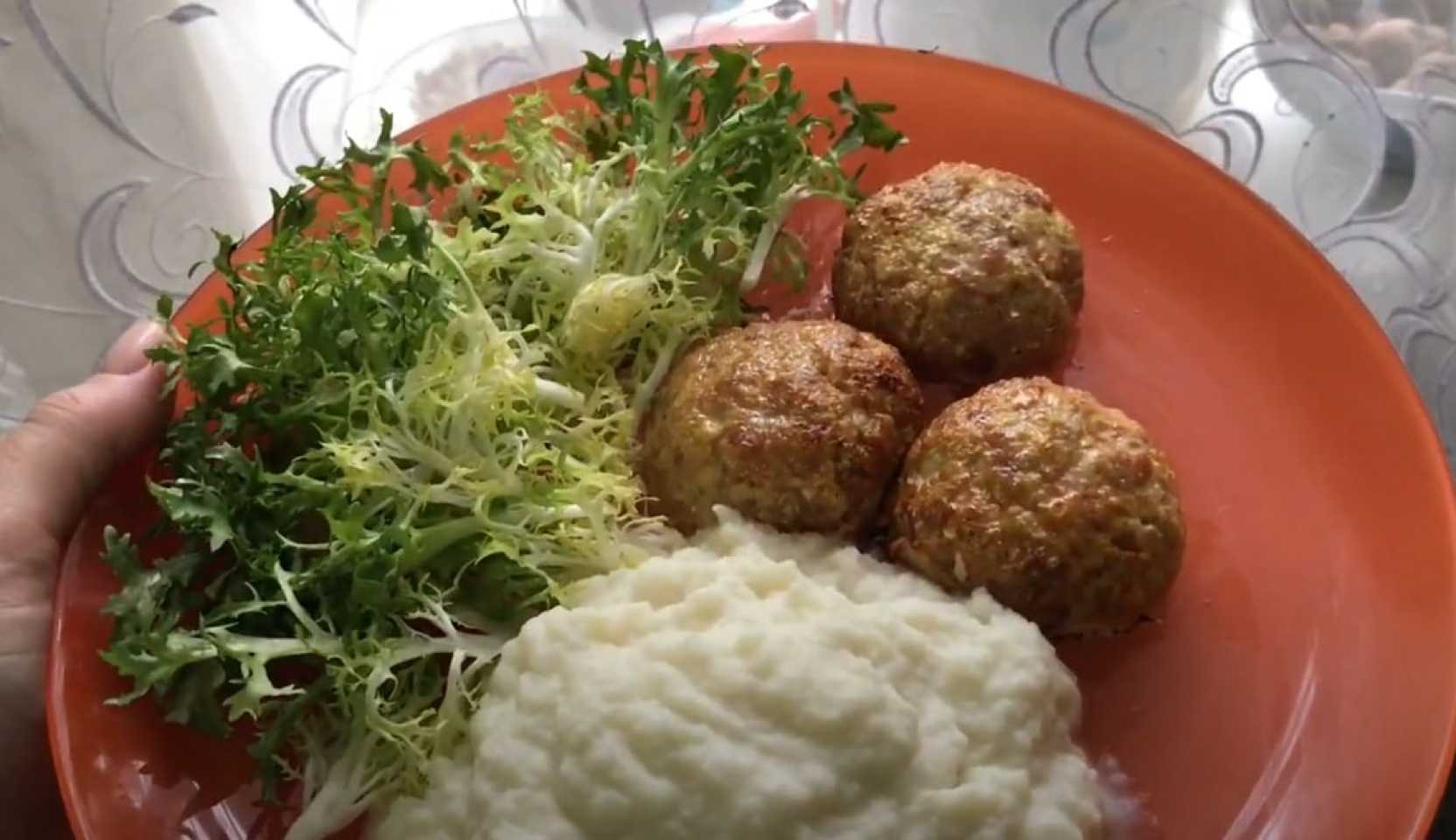 Image du plat : Côtelettes accompagnées d'une purée de chou-fleur