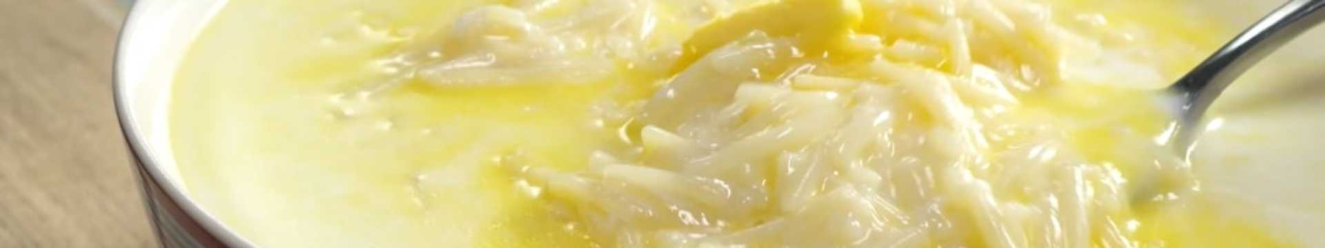 Soupe au lait avec vermicelles