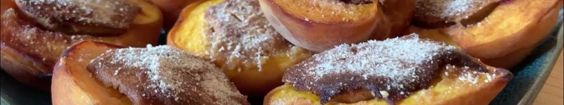 Pêches cuites au four à l'italienne