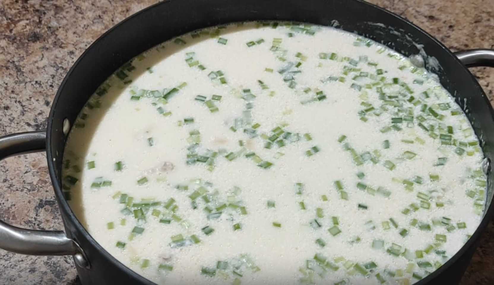 Image du plat : Okroshka au bouillon de poulet