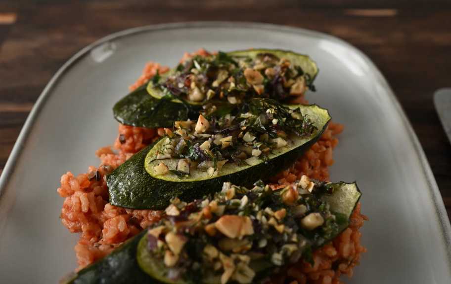 Recette : Courgettes cuites au four avec du riz et des noix