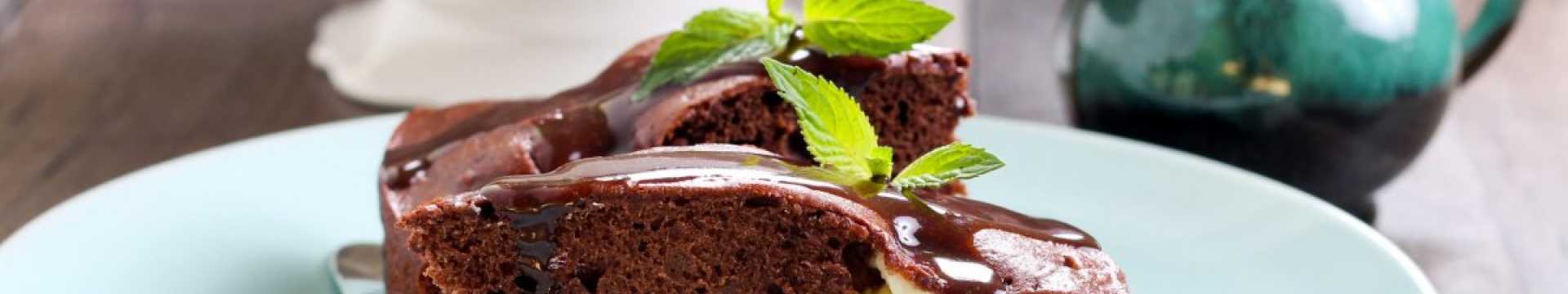 Gâteau au fromage blanc avec chocolat et noix de coco