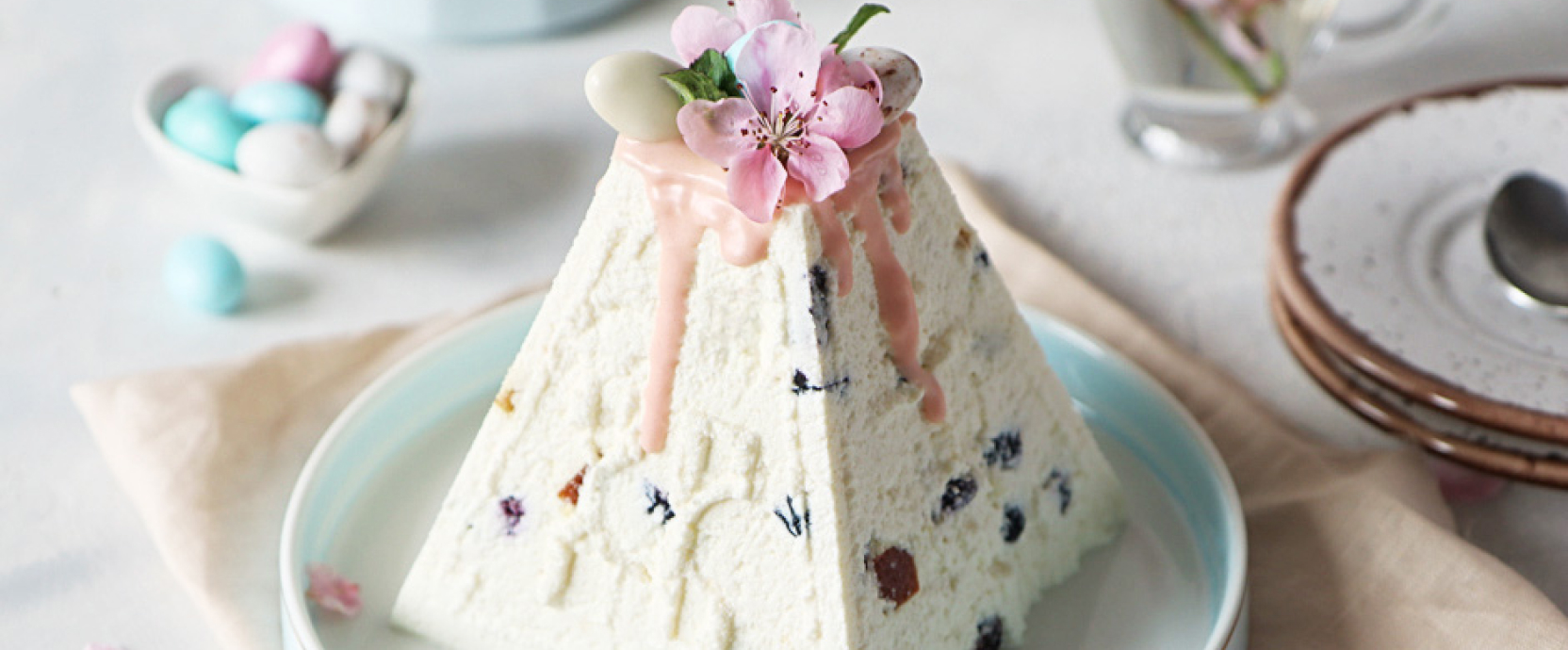 Préparation du petit-déjeuner de Pâques