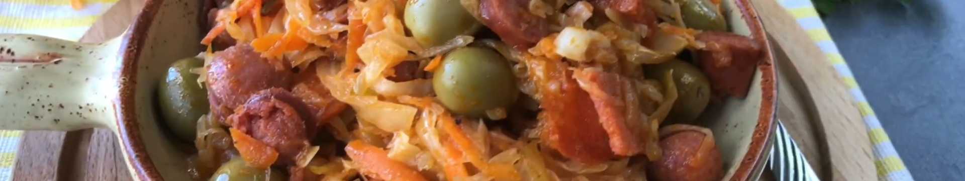 Solyanka dans une poêle