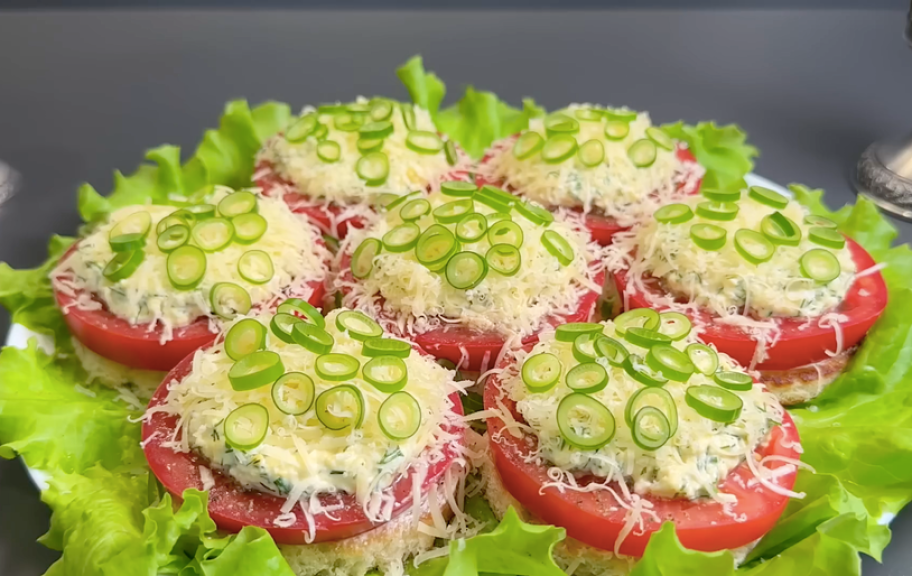 Recette : Mini-cupcakes à la tomate fourrés aux œufs