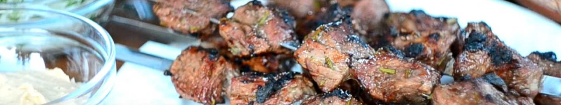 Le chachlik de bœuf est tendre et juteux.