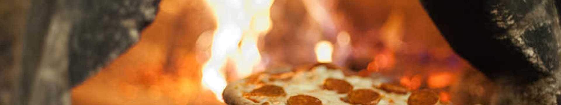 Pizza italienne maison sur pain pita