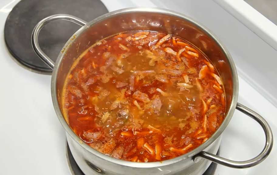 Recette : Solyanka végétarienne aux saucisses