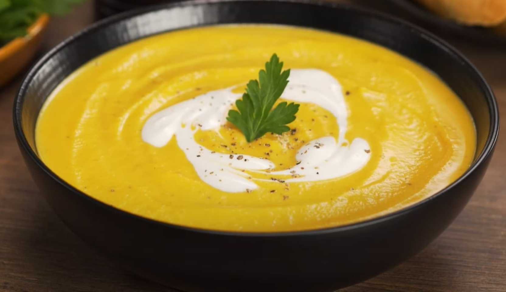 Image du plat : Soupe classique au potiron, à la crème et aux pommes de terre