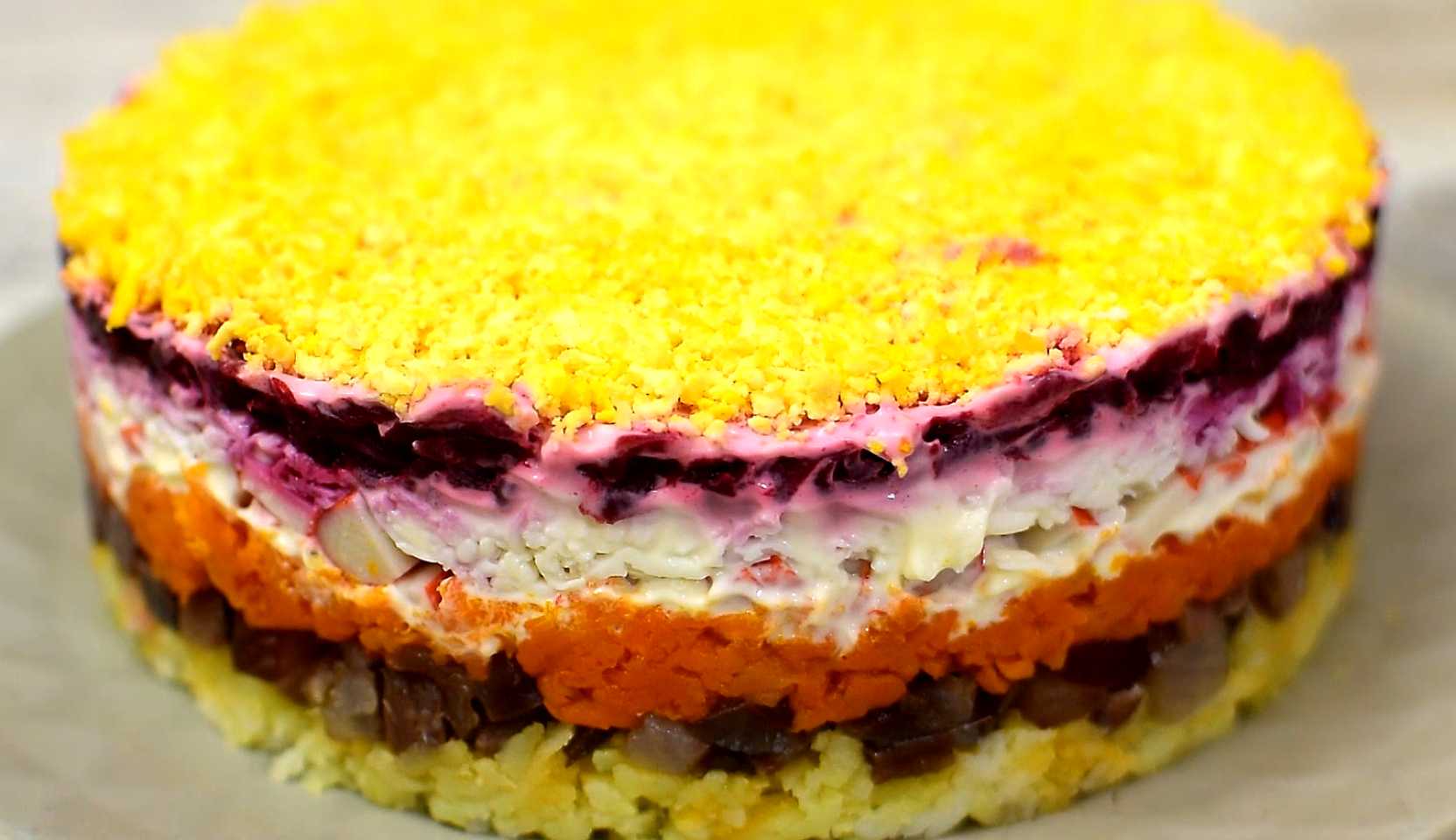 Image du plat : Hareng sous un manteau de fourrure avec des bâtonnets de crabe