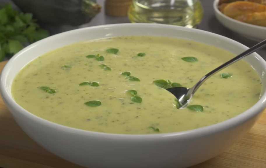 Recette : Soupe crémeuse aux courgettes