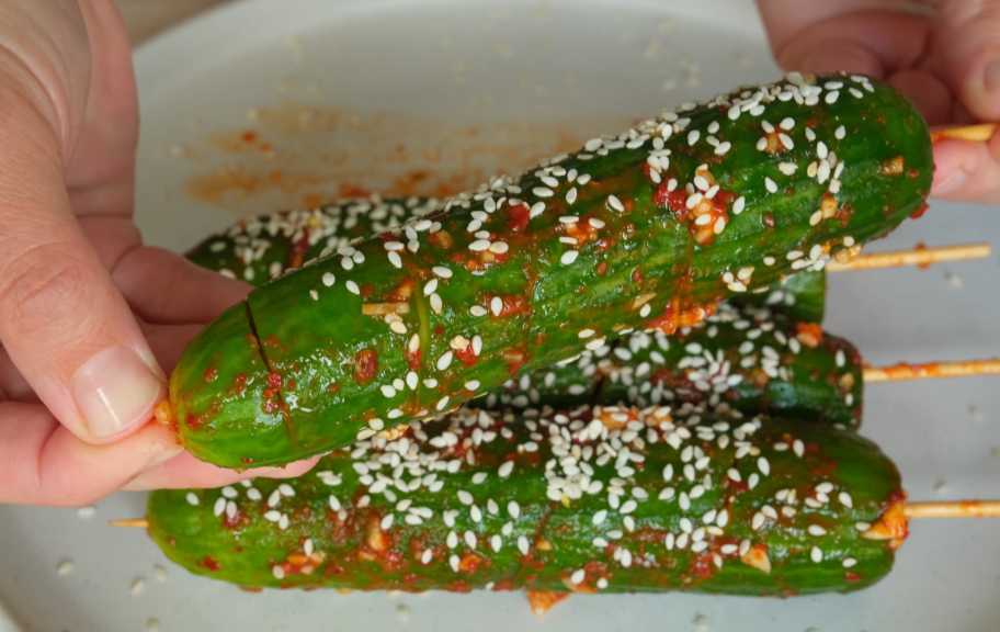 Recette : Brochettes de concombre et kimchi express