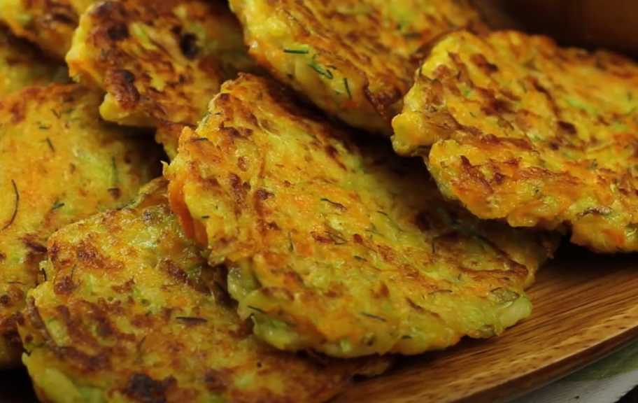 Recette : Beignets de courgettes et de carottes à la poêle