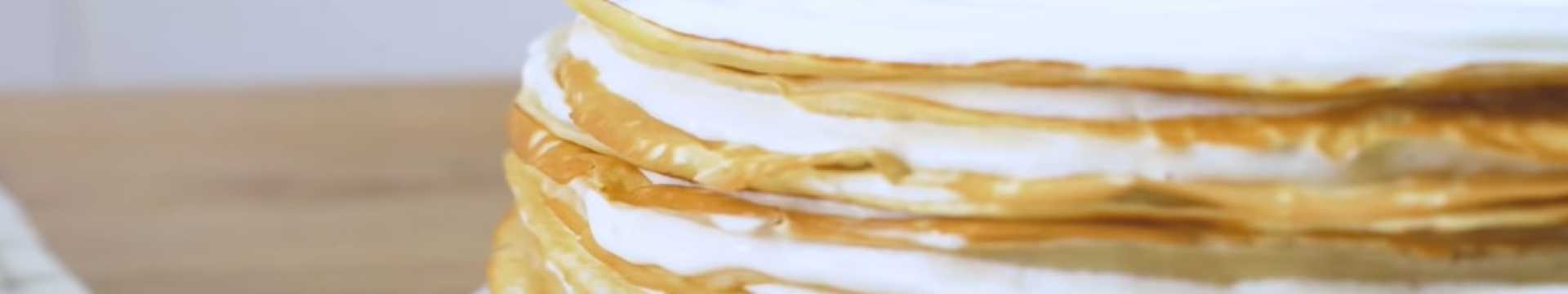 Gâteau de crêpes au lait concentré bouilli