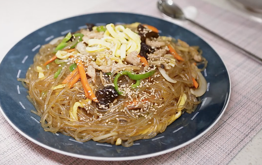 Recette : Japchae aux nouilles de verre frites
