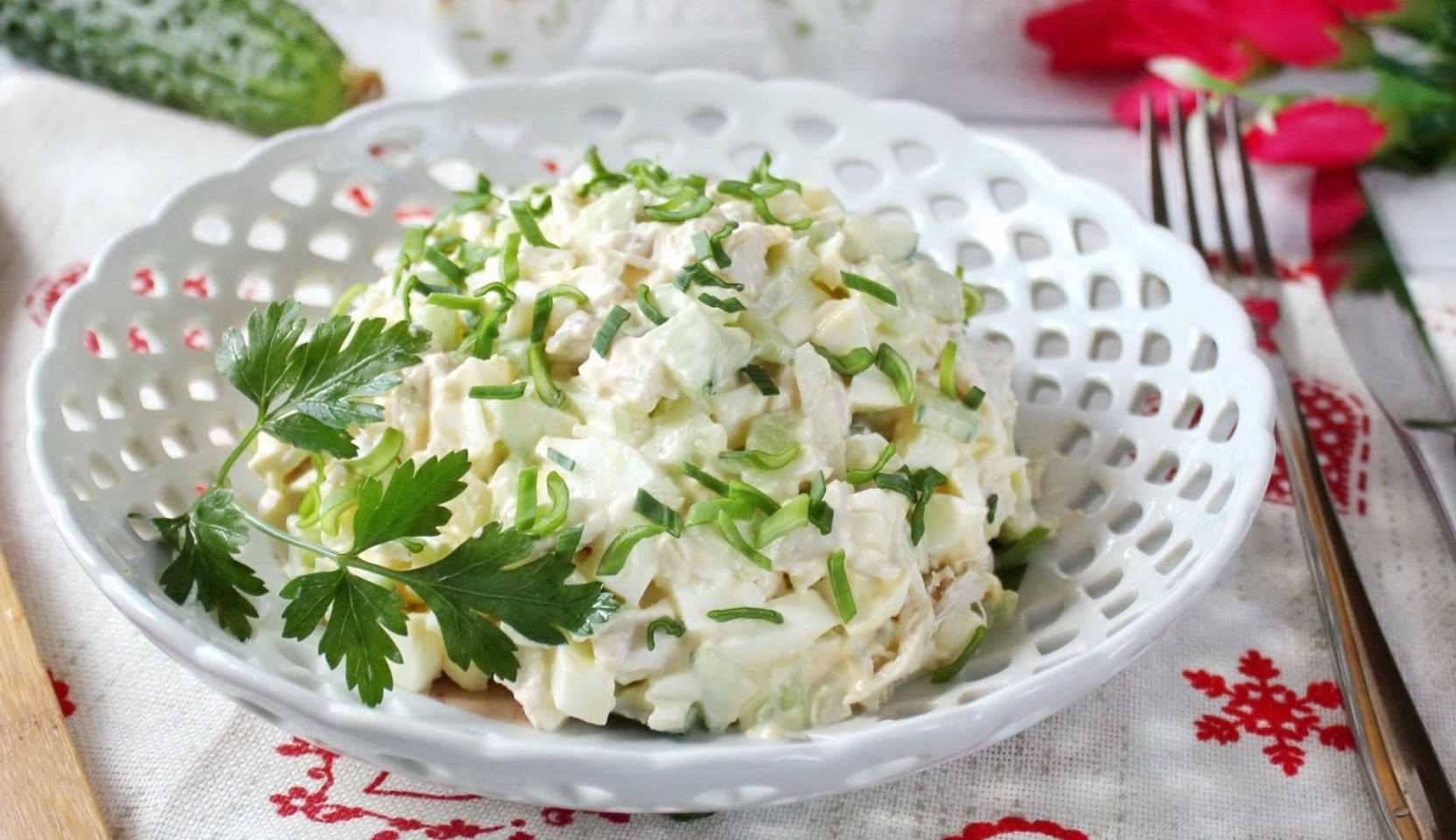 Image du plat : Salade Olivier au poulet et au yaourt