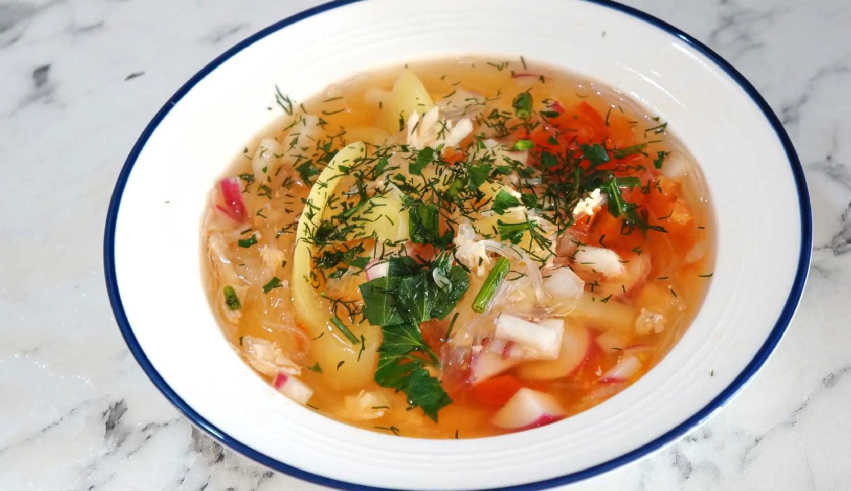 Image du plat : Soupe chinoise avec des nouilles funchose et du poulet